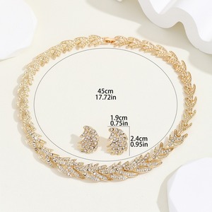 Ensemble collier et boucles d'oreilles, accessoires exagérés du Moyen-Orient, alliage avec diamants complets, ensemble de bijoux de banquet pour Madame - Product Image 2