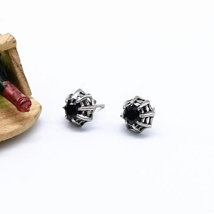 yunnique Spiderweb Pattern Titanium Steel <b>Stud</b> <b>Earrings</b> <b>Black</b> And White Geometric Design For Men And Women Jewelry - Product Image 4