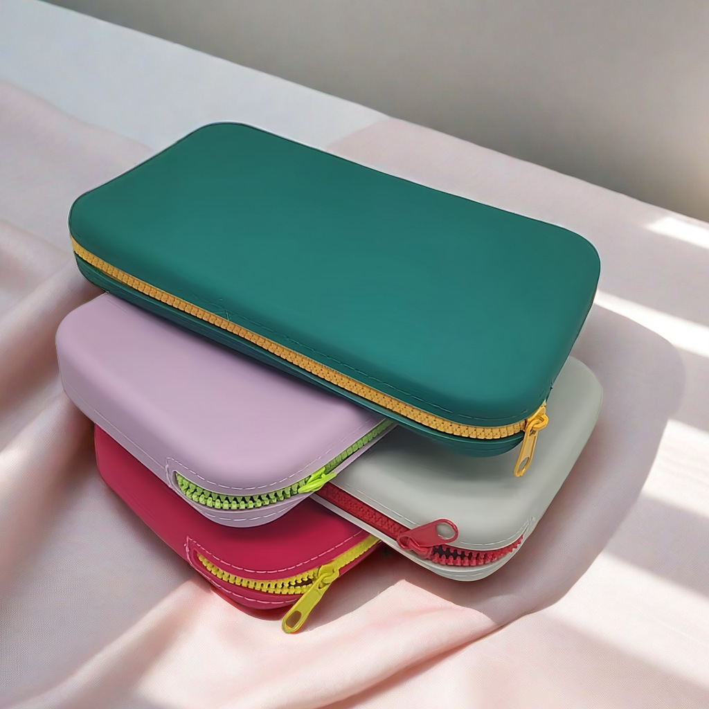 Large Silicone Makeup Bag – Durable Travel Toiletry & Brush Storage (OEM)