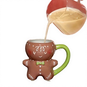 Tazas de Café de Cerámica con Diseño de Frutas Rosadas en Relieve y Patrón de Diamantes, 301-400ml, Aptas para Microondas, Venta al Por Mayor - Product Image 3
