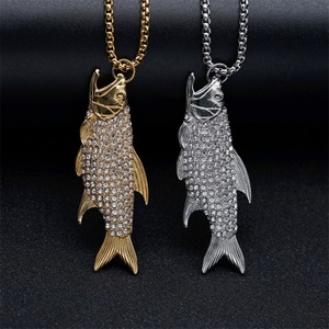 สร้อยคอจี้รูปปลาประดับเพชรชุบทอง ดีไซน์สวยงาม ทำจากสแตนเลสอย่างดี - Product Image 4