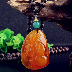 Kalung Liontin Pixiu Amber Kuning Gaya Etnik Baru Rantai Panjang Manik-Manik Kayu untuk Pria Wanita Kalung Tetesan Air Lilin Lebah - Product Image 4