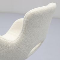 Chaise de salle à manger confortable en tissu Teddy beige élégant et contemporain avec support en métal