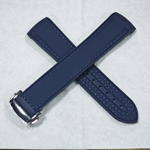 Correa para <span class=keywords><strong>Reloj</strong></span> <span class=keywords><strong>Omega</strong></span> <span class=keywords><strong>Seamaster</strong></span> Sport de 20mm 22mm con Extremos Curvos de Nylon y Goma Azul con Cierre Plateado Pulido y Característica Transpirable - Product Image 4