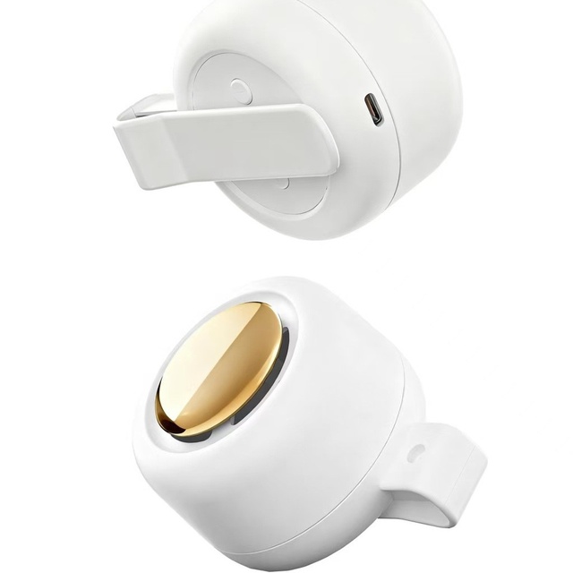 Fashion Mobile Phone Small Mini Outdoor Wireless Portable Clip for V5.5 Waterproof FM Radio Speaker Ultra-long Battery