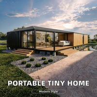 Maison conteneur moderne et portable avec murs panoramiques en verre, extérieur aspect bois, terrasse couverte pour chambre, centre commercial et logement résidentiel