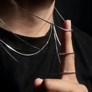 유럽 미니멀리스트 스타일 티타늄 스틸 사각 스네이크 체인 유니섹스 힙합 슬림 숏 쇄골 목걸이 - Product Image 3