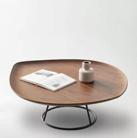 Table basse en noyer nordique : minimaliste, moderne, design, formes uniques, ronde, ensemble créatif pour salon