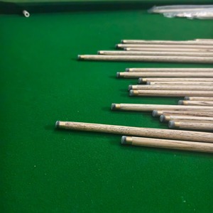 Taco de billar americano de 145 pulgadas, de una pieza, de madera blanca, duradero, para uso en salas de billar. - Product Image 3