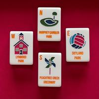 Jeu de tuiles de mahjong américain en acrylique blanc moderne monocouche, motif dessin animé sculpté, portable, durable, écologique, résistant à l'eau