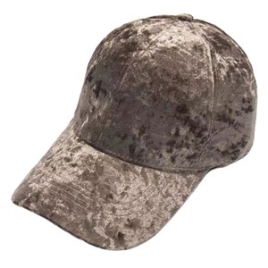 Gorra de béisbol de terciopelo dorado de color sólido con logotipo personalizado al por mayor, gorras de camionero de terciopelo de color sólido a la moda para mujer para exteriores - Product Image 6