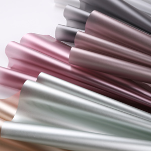 Nouvelle sortie : Papier d'emballage pour bouquet floral imperméable en plastique effet brume nacrée 58*58cm, matériau d'emballage pour fleurs - Product Image 2