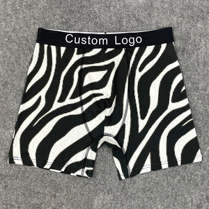 Boxer Unisex da Uomo e Donna con Logo Personalizzato sull'Elastico e Stampa Animalier All-Over - Product Image 4