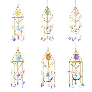 Attrape-soleil artisanal en cristal naturel, style Feng Shui, prisme suspendu arc-en-ciel avec thème Amour - Product Image 3