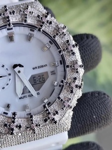 Montre pour homme en moissanite diamantée, best-seller, pierres brillantes, élégante, idéale pour un mariage, disponible au meilleur prix - Product Image 3