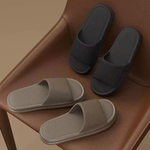 Pantuflas Antideslizantes y Antiolor para Interiores/Exteriores, Estampadas, para Hombre, Moda Verano 2026, con Características Antibacterianas y Silenciosas - Product Image 4