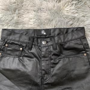 DENIMGUYS Personnalisé Brodé High Street Hommes Cirage Enduit Cargo Shorts Pantalon - Product Image 3