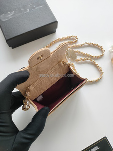 <span class=keywords><strong>Portafoglio</strong></span> Corto in Pelle di Lusso per Uomo <span class=keywords><strong>e</strong></span> Donna con Decorazione Floreale, <span class=keywords><strong>Porta</strong></span> <span class=keywords><strong>Carte</strong></span> <span class=keywords><strong>e</strong></span> <span class=keywords><strong>Monete</strong></span> - Product Image 2