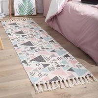 Tapis de sol à poils ras en polyester tissé à la machine, style pastoral, à motif triangulaire et à pompons, pour chambre à coucher et chevet, pour le commerce extérieur