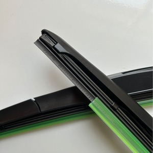 Plumas Limpiaparabrisas Híbridas Premium de 3 Secciones, Diseño Aerodinámico, Recubrimiento de Grafito, Goma Natural, Limpieza Silenciosa, para Todo Clima, Corolla <span class=keywords><strong>Auris</strong></span> - Product Image 2