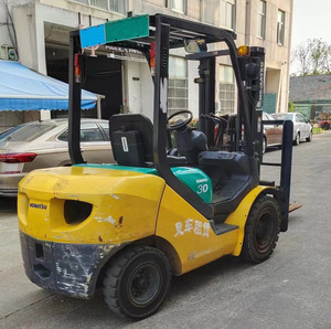 Chariots élévateurs Komatsu d'occasion de 3 tonnes, modèle FD30, pneus pleins diesel, tous en stock, pas cher, d'origine japonaise - Product Image 3