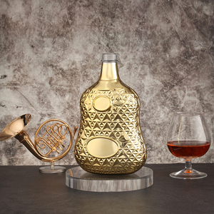 Bouteille à liqueur en verre facetté plaqué or 700 ml - Bouteille à spiritueux de luxe en forme de <span class=keywords><strong>poire</strong></span> pour la <span class=keywords><strong>vodka</strong></span>, le whisky, le brandy avec logo personnalisé - Product Image 4