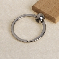 2025 gravé Souvenir Logo personnalisé en bois blanc rond porte-clés en bois cadeaux de jour de remise des diplômes en Stock