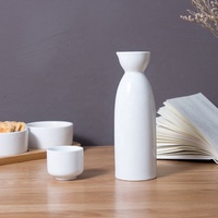 Ensemble de sakés japonais en céramique, pièces, style rétro, vente en gros, 1 bouteille de service et 4 tasses de saké