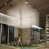 Lampadario a LED Minimalista Grande in Metallo a Forma di Cubo con Proiezione di Stelle per Hotel, Sale Banchetti e Illuminazione Personalizzata