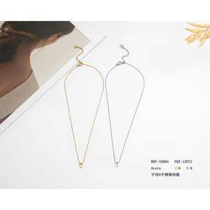 Collana con Lettera D in Acciaio Inossidabile, Catena Placcata Oro, Gioielli Unisex Classici, Confezione da 6 in 12 Pezzi - Product Image 1