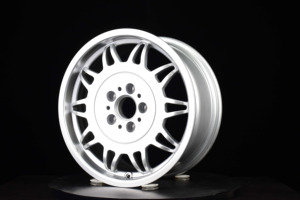 Ruedas Monobloque Forjadas Pengzhen Personalizadas de Plata 5x120 de 17 Pulgadas 6061 T6 para <span class=keywords><strong>BMW</strong></span> <span class=keywords><strong>M3</strong></span> <span class=keywords><strong>E36</strong></span> 1994 - Product Image 4