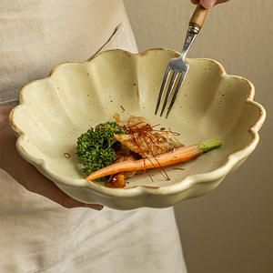 Porselen yemek Nordic plaka Vintage seramik kase Petal şekilli seramik tabak - Product Image 4