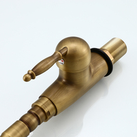 Nouvelle arrivée : Robinet de lavabo moderne à montage mural, bec pivotant, robinet de lavabo avec valve en céramique, haute visibilité