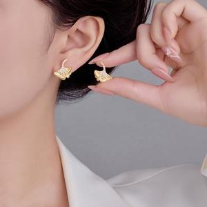 Pendientes de Botón Geométricos Chapados en Oro con Circonita y Hoja de Ginkgo Vintage, Estilo INS Exquisito, Regalo de Moda de Lujo - Product Image 3