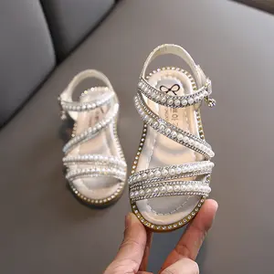 Sommer Neue modische Kinder sandalen für Mädchen Leichte EVA Einlegesohle Anti-Rutsch-Slippery Pearl Open-Toe Princess Schuhe