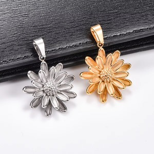 Collar con Colgante de Flor de Margarita en Acero Inoxidable para Mujeres y Hombres, Cadena Metálica, Joyería Boho, Accesorios para Manualidades, Regalo - Product Image 3