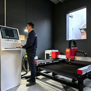 Découpeuse laser à fibre portable certifiée CE 3000W MAX Raycus Raytools XC3000 avec système de mise au point automatique et nesting intégré tout-en-un - Product Image 1