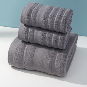 Ensemble de serviettes cadeau en pur coton, motif vaguelettes d'eau, personnalisable pour entreprise, gris foncé - Product Image 1