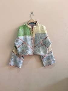Chaqueta Kantha Reversible de Algodón para Mujer, Transpirable, Diseño Festivo de Patchwork, Artesanía Única para Regalo - Product Image 2