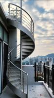 Escalier en spirale sur mesure en acier galvanisé et acier inoxydable, robuste, moderne, avec marches, pour extérieur, patio, balcon