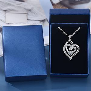 Collier élégant à double pendentif cœur pour femme, collier avec breloque cœur entrelacé, bijoux tendance, à porter au quotidien, cadeau - Product Image 3