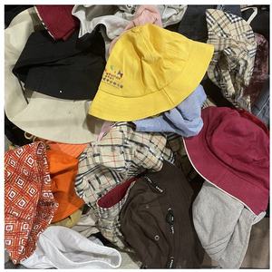 Chapeaux d'<span class=keywords><strong>occasion</strong></span> en gros pour femmes, lot mixte de chapeaux usagés pour femmes, chapeaux de soleil de haute qualité pour hommes en lot - Product Image 5