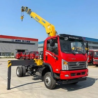 Grue montée sur camion de 10 tonnes pour la construction de ponts routiers, le transport d'équipements et le levage sur site