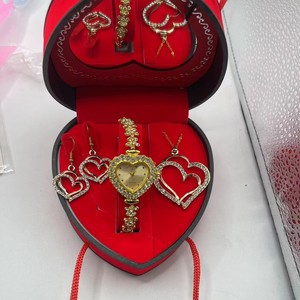 Nuevo Lanzamiento 2026: Reloj de Cuarzo para Mujer con Correa de Diamantes en Forma de Corazón y Esfera Pequeña - Product Image 3