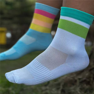 Chaussettes de course de haute qualité chaussettes de cyclisme bas quantité minimale de commande hommes course Compression Marathon Sport <span class=keywords><strong>Trail</strong></span> chaussettes de course échantillon rapide personnalisé - Product Image 1