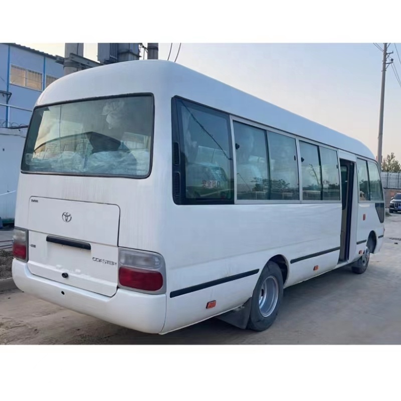 Bonne performance 30 places Bus voiture d'occasion Toyota Coaster Passenger Bus Coach à bas prix