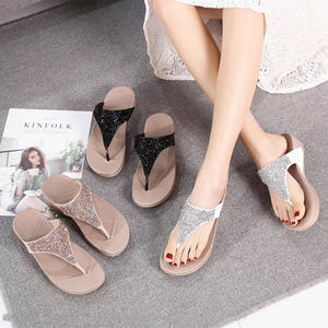 Sandalias de Playa de Verano 2026, Modernas y Elegantes para Mujer, Antideslizantes y Resistentes al Desgaste, Venta al Por Mayor - Product Image 1