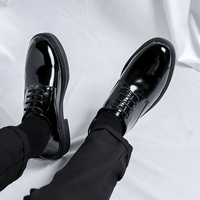Chaussures Oxford en cuir verni PU brillant pour homme, style britannique, chaussures habillées formelles à lacets avec semelle épaisse antidérapante