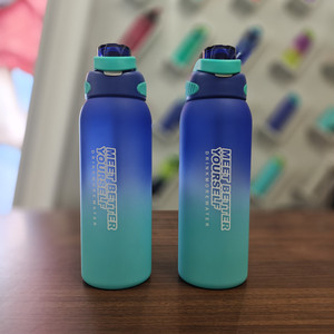 Leejo 2025 Ombre 1.5L Paja Botella de agua de bebida de plástico Duel-Use Motivational Time Mark <span class=keywords><strong>Sports</strong></span> Drinkware 1500ml Nuevo diseño - Product Image 1