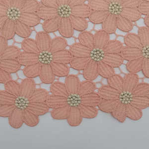 Robe en guipure à fleurs roses Dentelle chimique de 70cm d'épaisseur avec motif floral Catégorie de produit Tissu en dentelle - Product Image 6